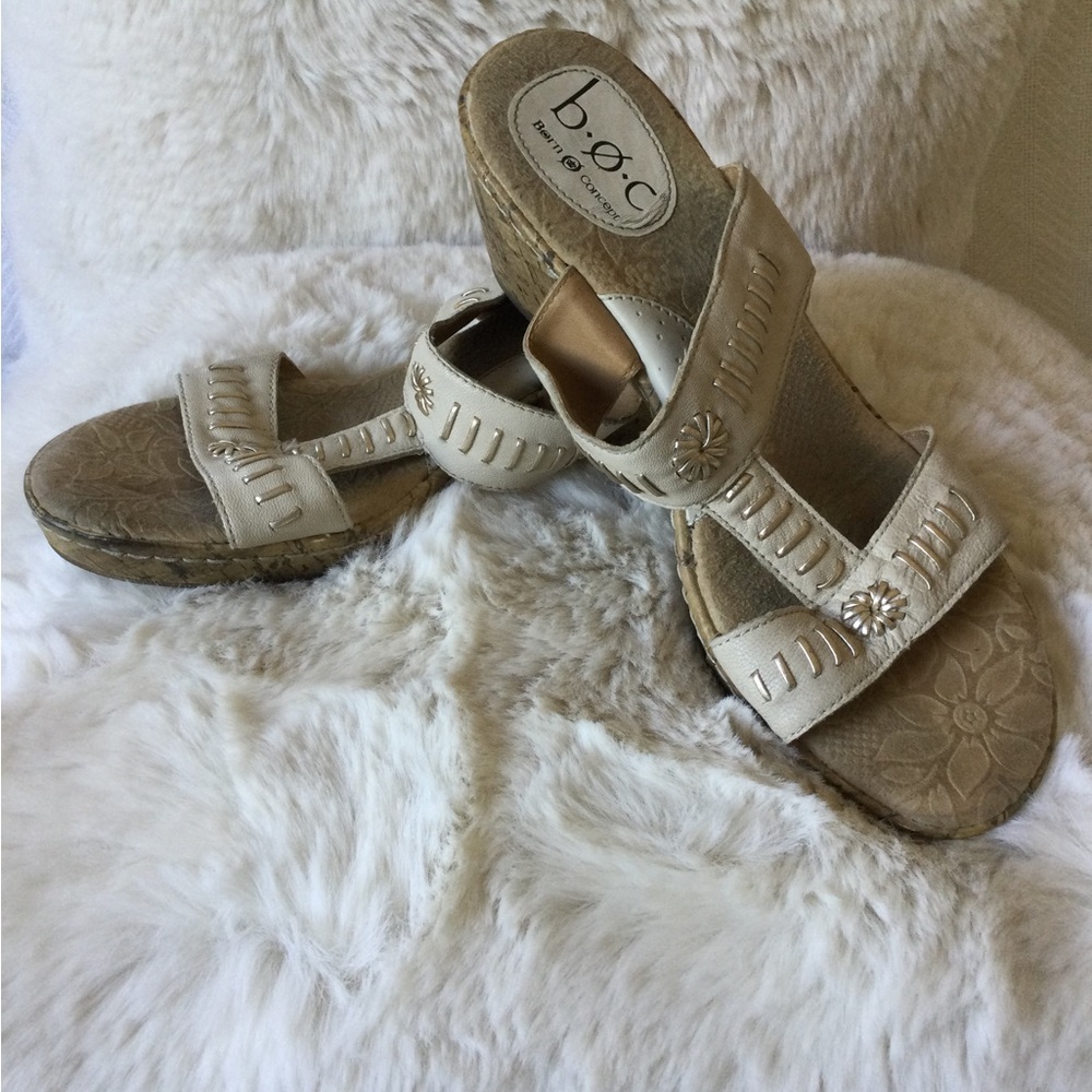 BORN OF CONCEPT B.O.C. Tan wedge